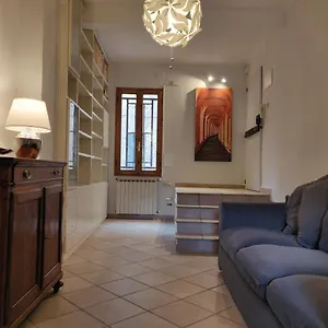 Apartamento D'azeglio, Bolonia